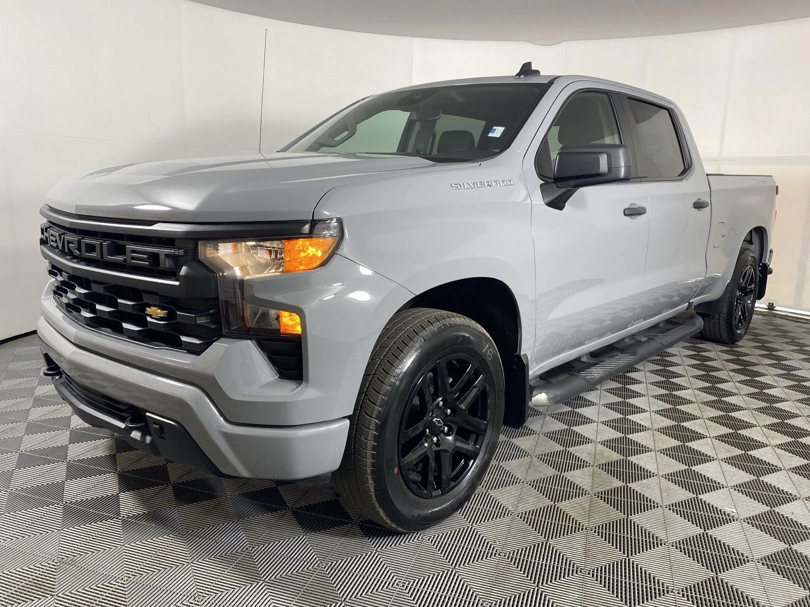 Used 2024 Slate Grey Metallic Chevrolet Custom image 10