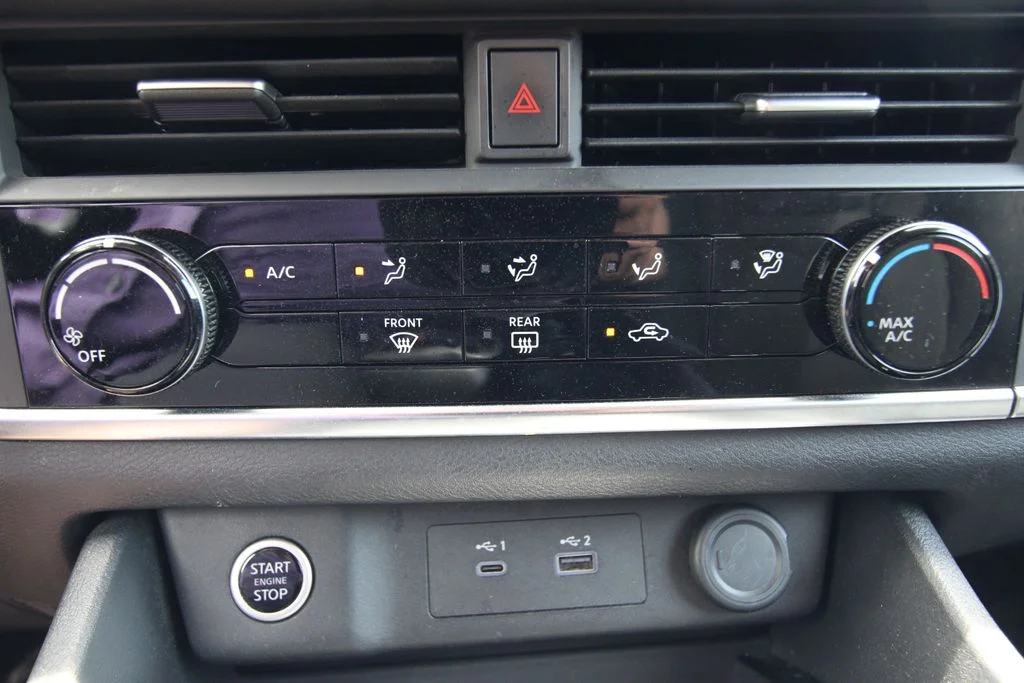 Used 2023 Black Nissan S image 27
