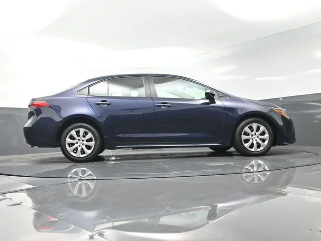 2025 Toyota Corolla LE - Photo 42
