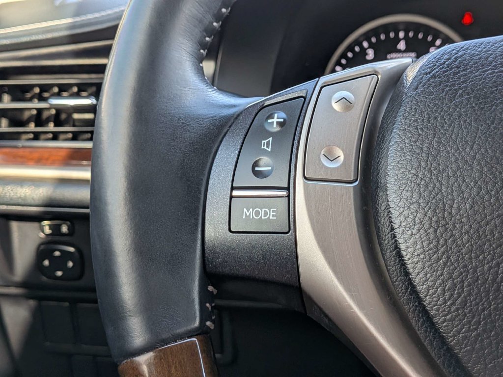 Used 2013 Silver Lexus 350 image 34