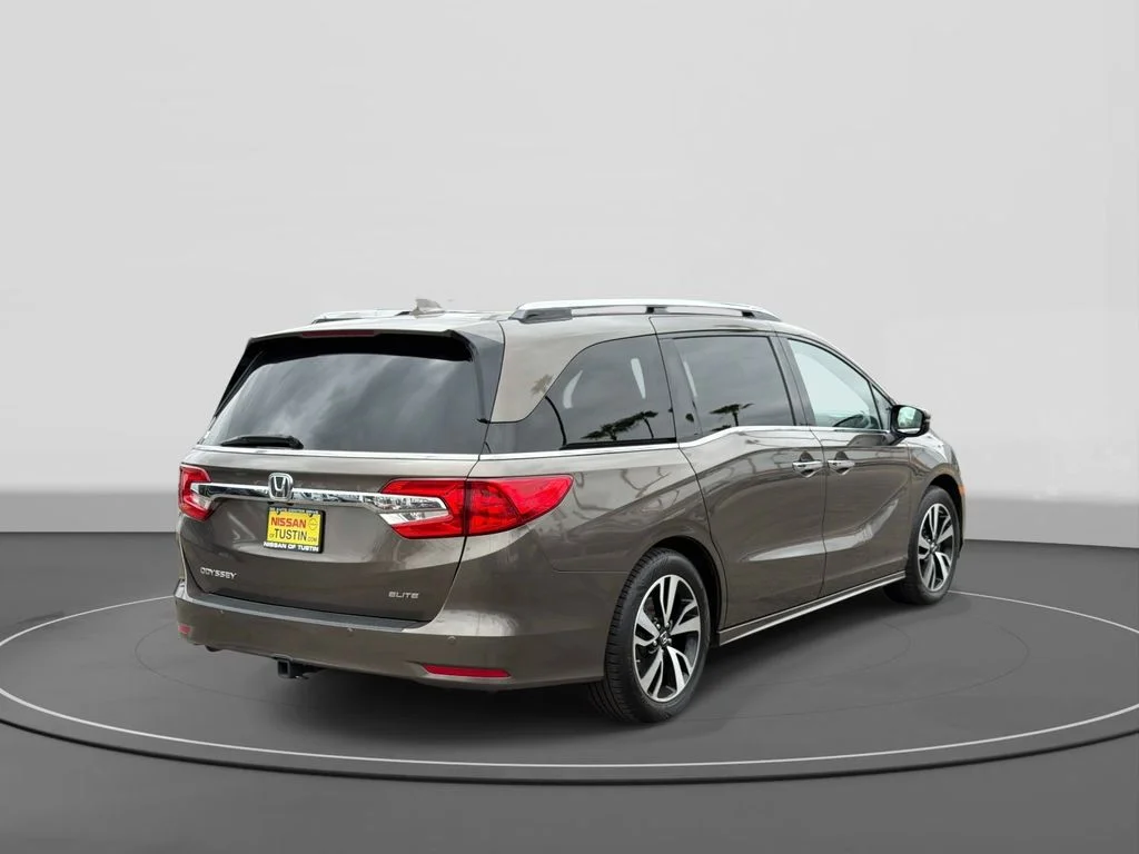 Used 2019 Pacific Pewter Metallic Honda Elite image 7
