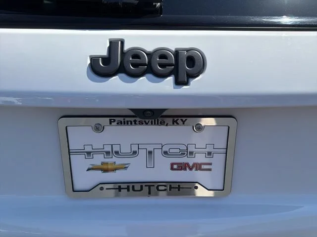 Used 2025 White Jeep Trailhawk image 19