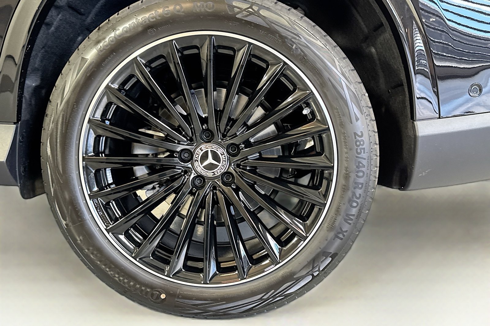 New 2026 Obsidian Black Metallic Mercedes-Benz GLC 300 image 29