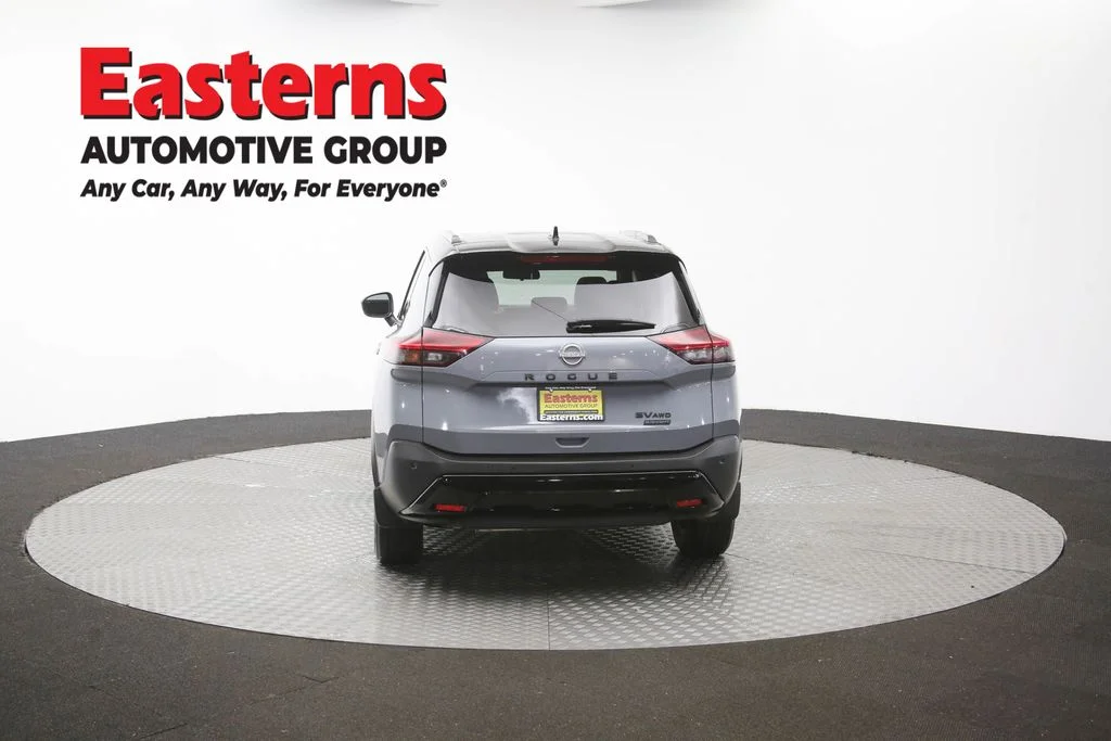 Used 2023 Gray Nissan SV image 63