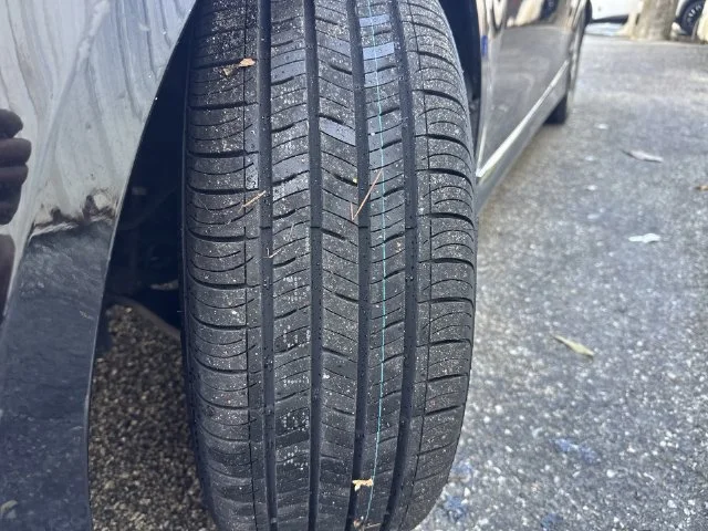 Used 2013 Black Hyundai Limited image 32