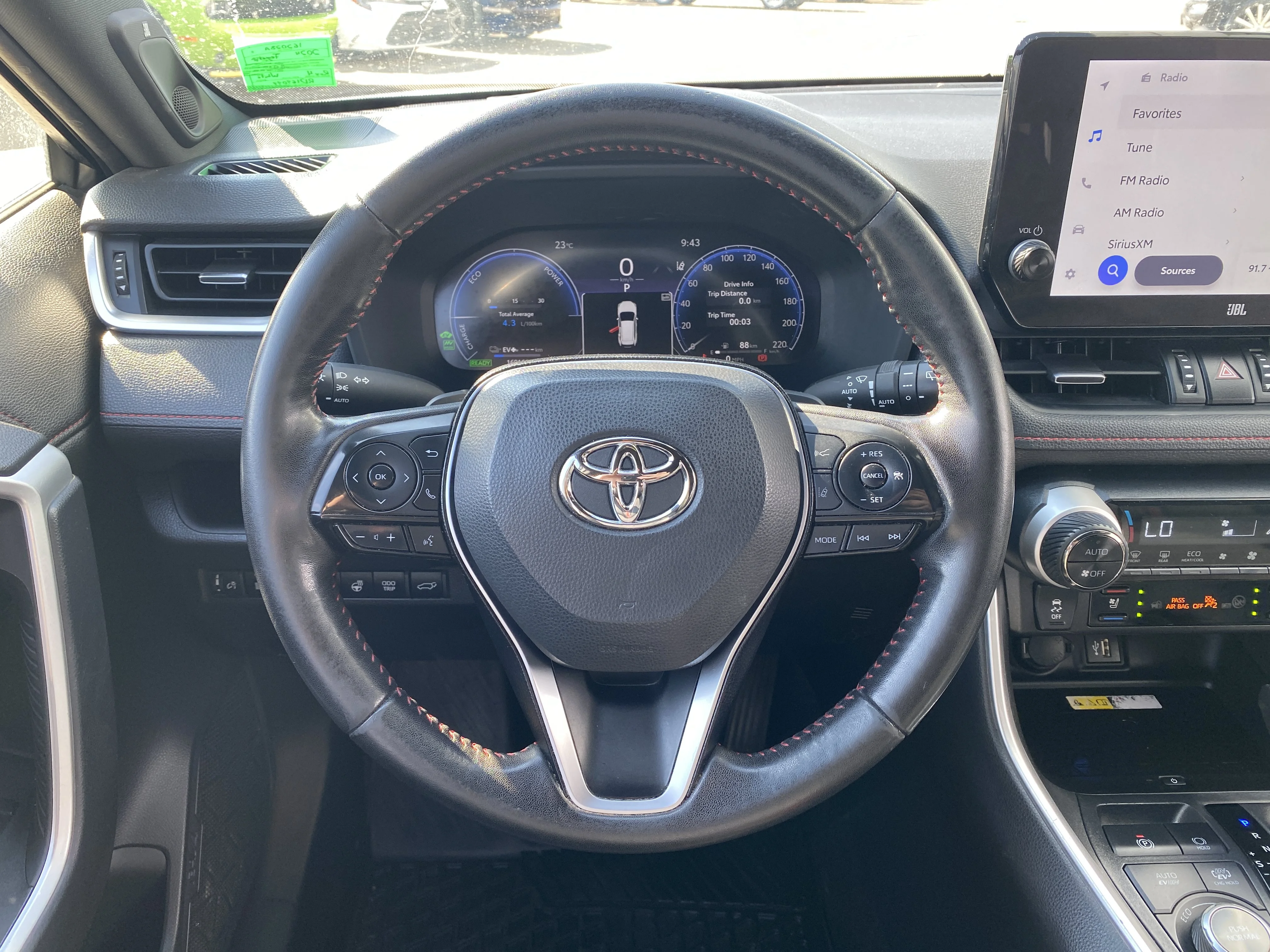 Used 2024 White Toyota SE AWD * HYBRID * LEATHER * SUNROOF * image 11