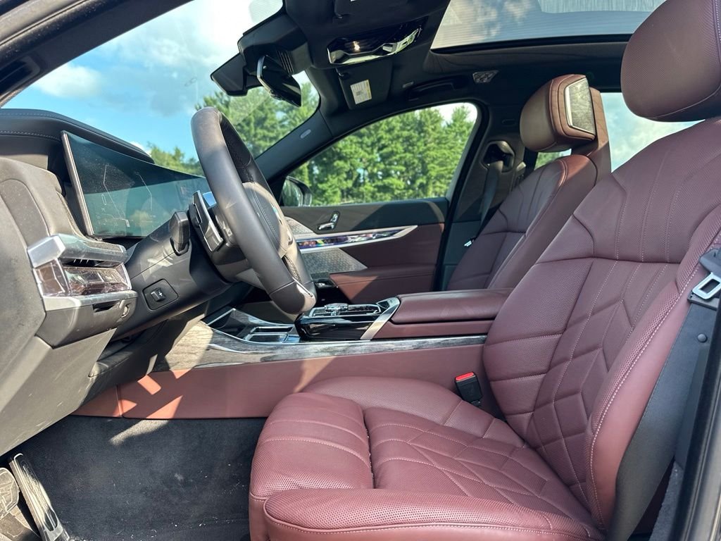 Used 2025 Black BMW 760i xDrive image 15