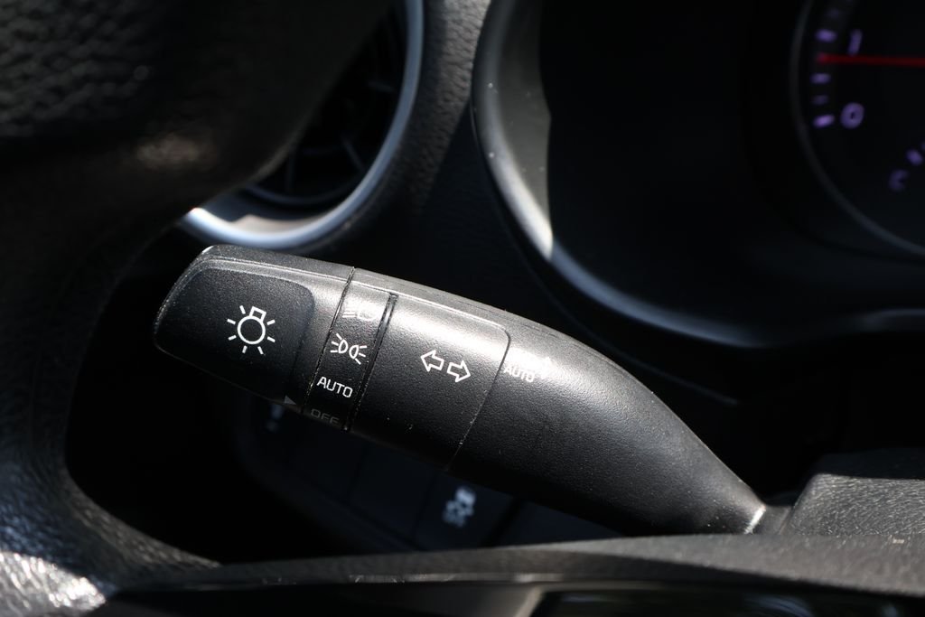 2024 Kia Forte LXS - Photo 21
