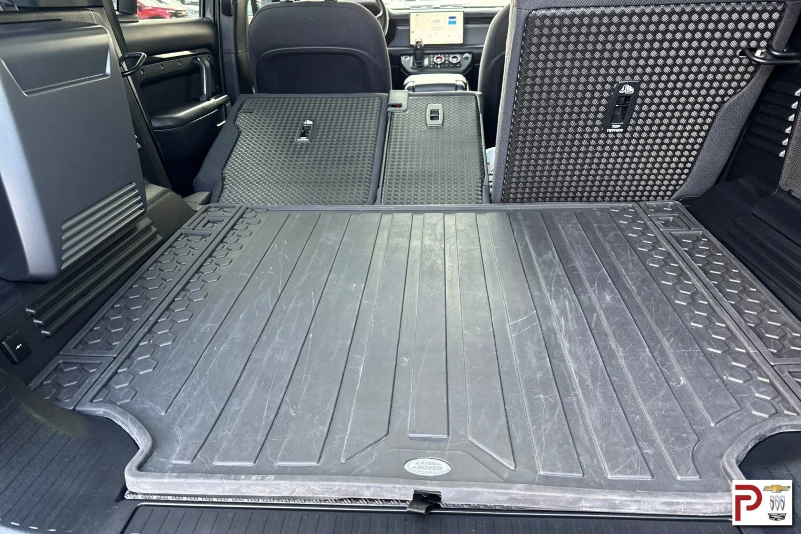 Used 2025 Gray Land Rover V8 image 18