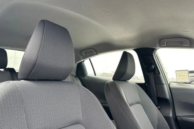 Used 2023  Toyota LE image 19