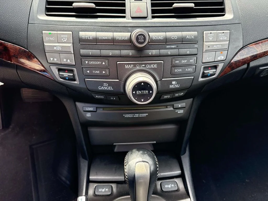 Used 2012 Silver Honda EX-L image 27