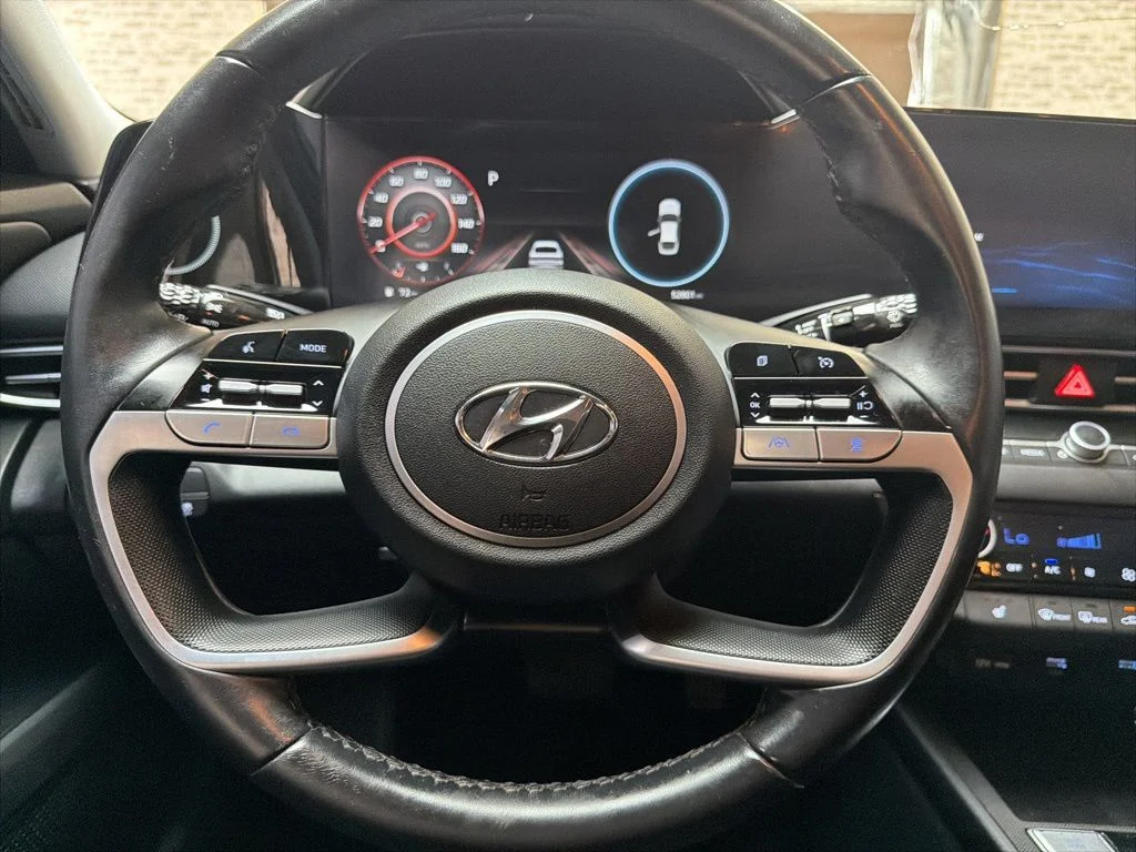 Used 2023 Fluid Metal Hyundai SEL image 16