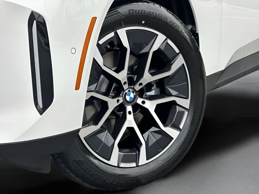 New 2026 Alpine White BMW 30 xDrive image 14