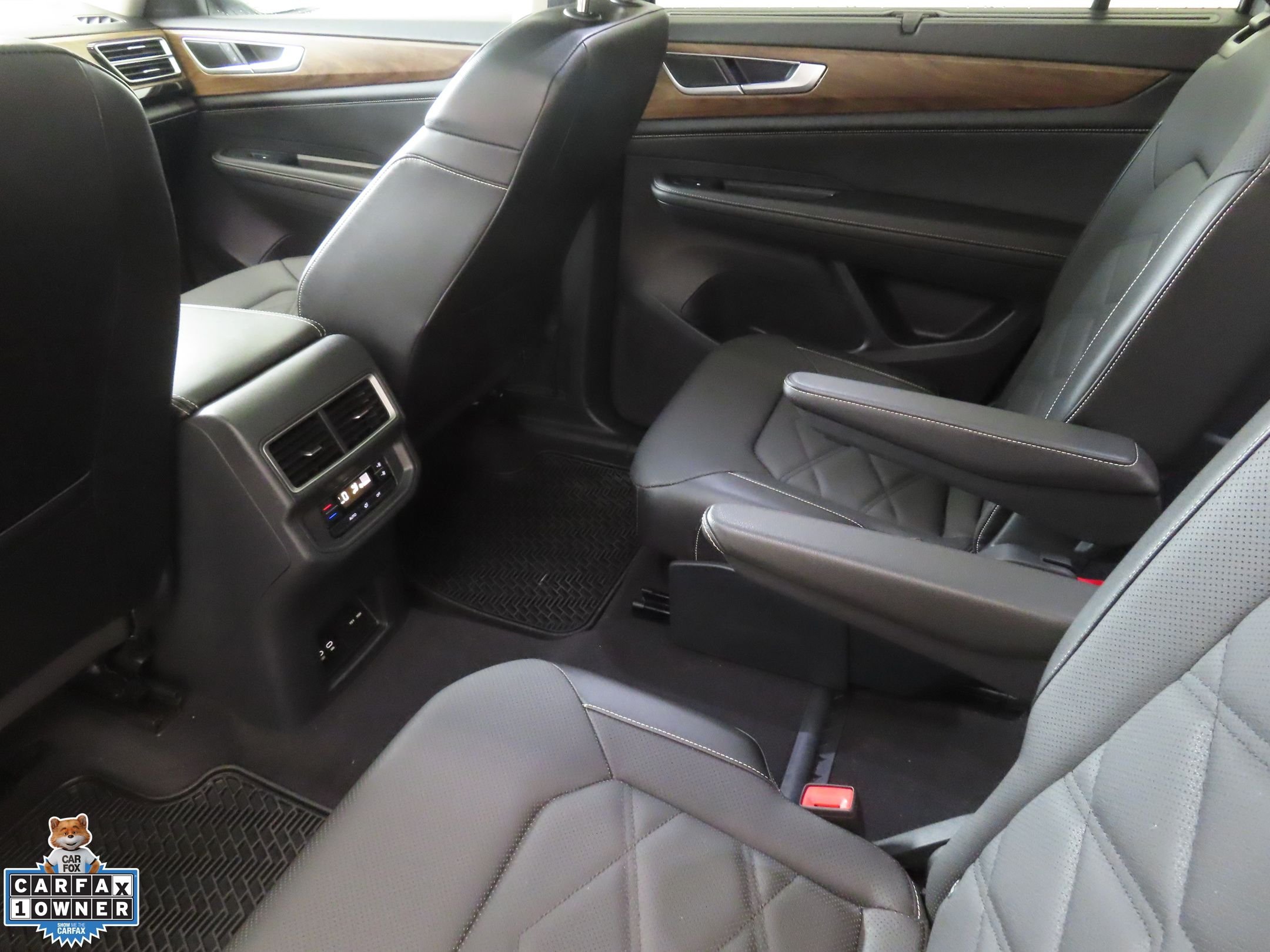 Used 2024 Silver Volkswagen 2.0T SE w/Technology image 22