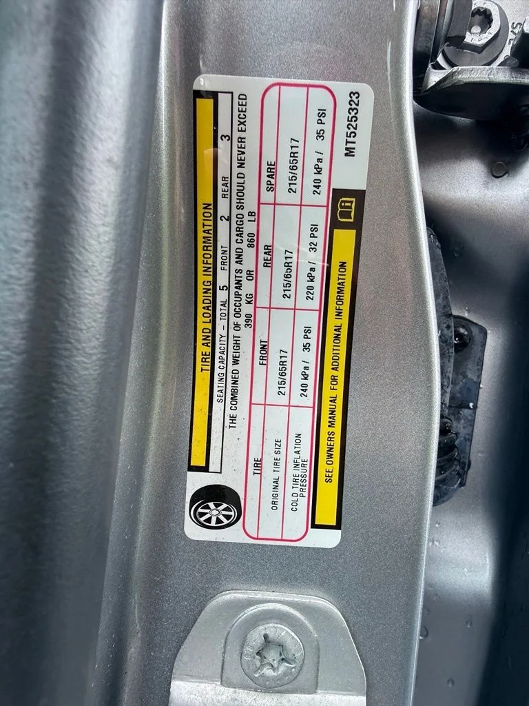 Used 2021 Silver Jeep Trailhawk image 22