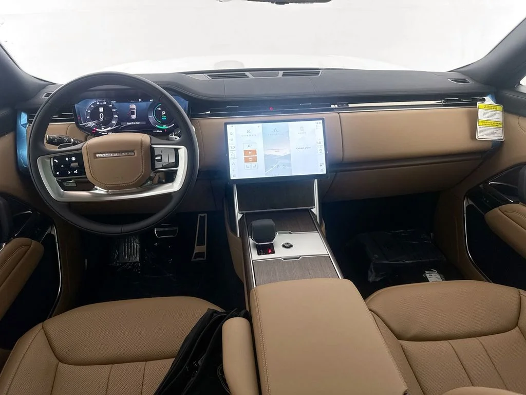 New 2026 Ostuni Pearl White Land Rover SE image 22