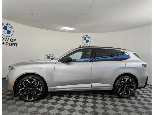 New 2027 Space Silver Metallic BMW  image 9