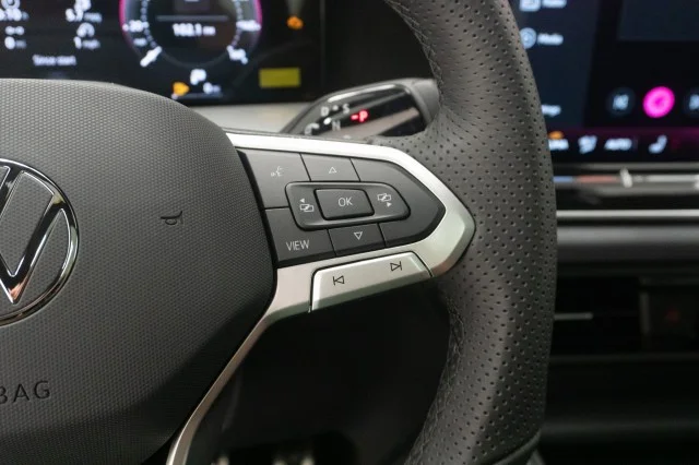 2026 Volkswagen Tiguan SE R-LINE BLACK - Photo 24