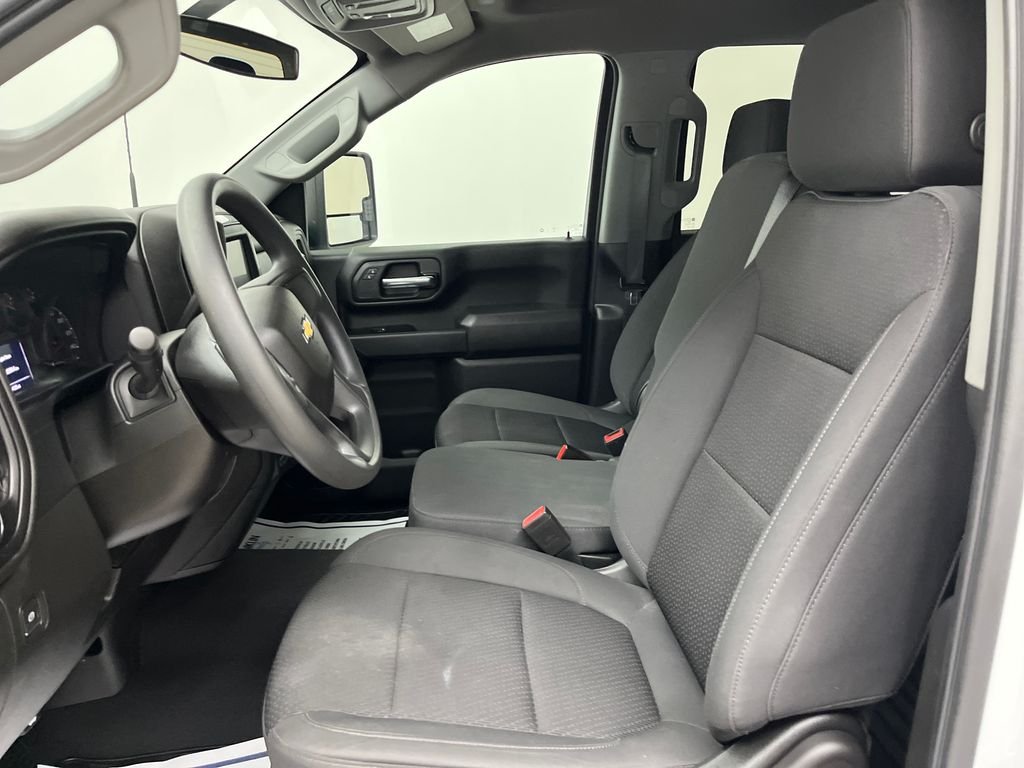 Used 2022 White Chevrolet Custom image 13