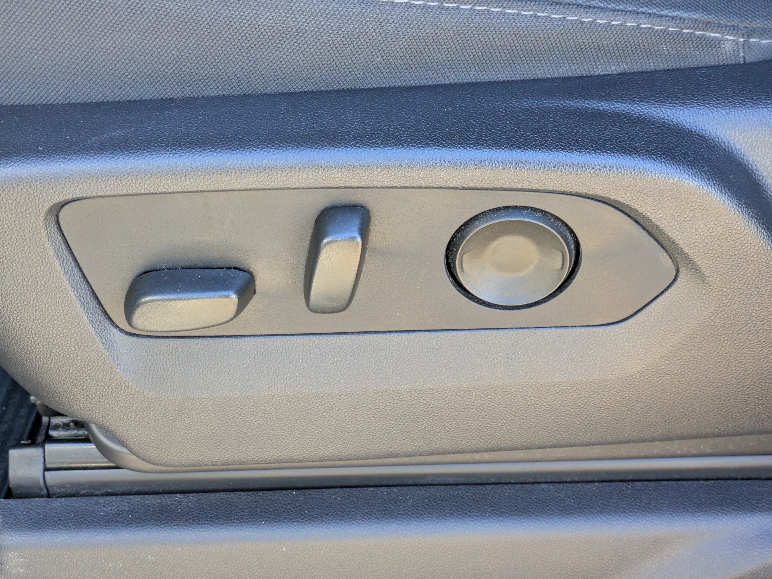 Used 2022 Summit White Chevrolet Custom image 19