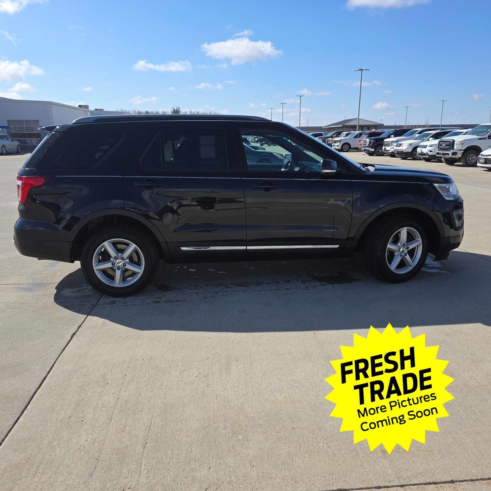 Used 2017 Ford Explorer XLT with VIN 1FM5K8D8XHGA68321 for sale in Charles City, IA