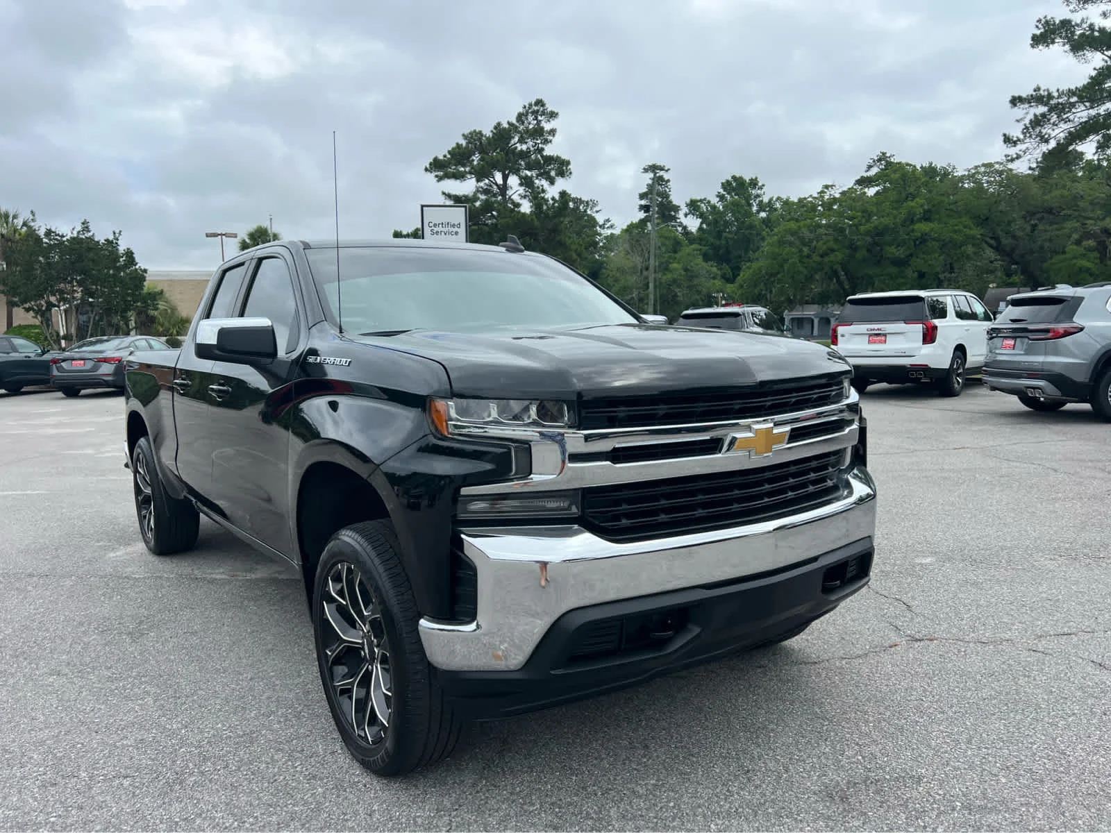 Used 2020 BLACK Chevrolet LT image 2