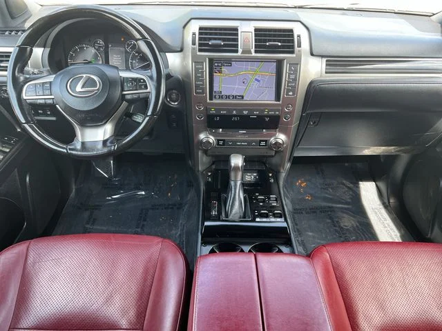 Used 2021  Lexus 460 Luxury image 17