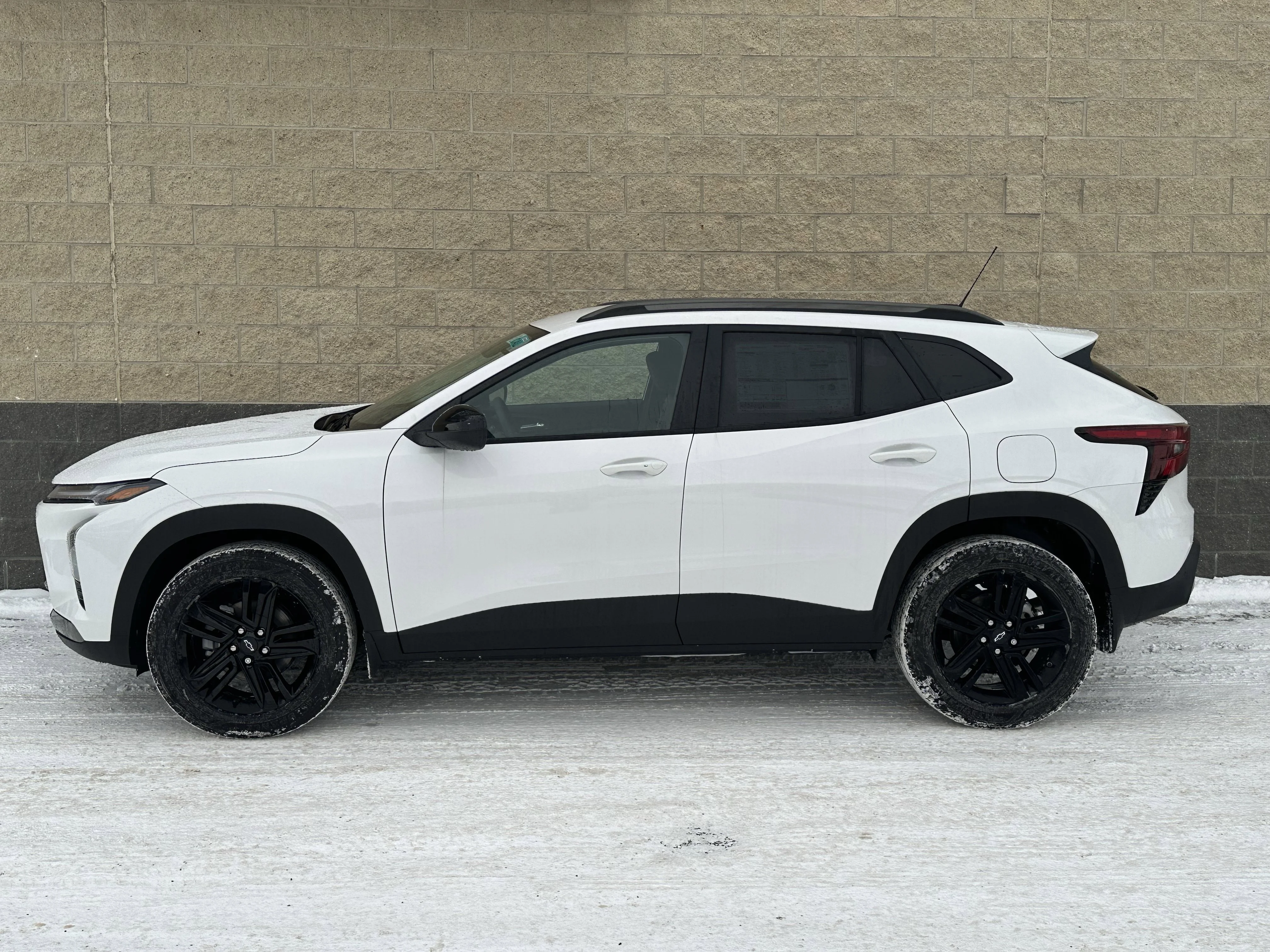 New 2026 Summit White Chevrolet ACTIV image 3