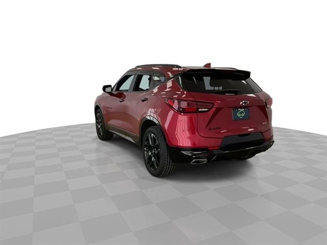 View vehicle photo 5