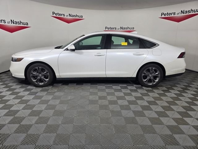 Certified Used 2023 Platinum White Pearl Honda EX-L image 3