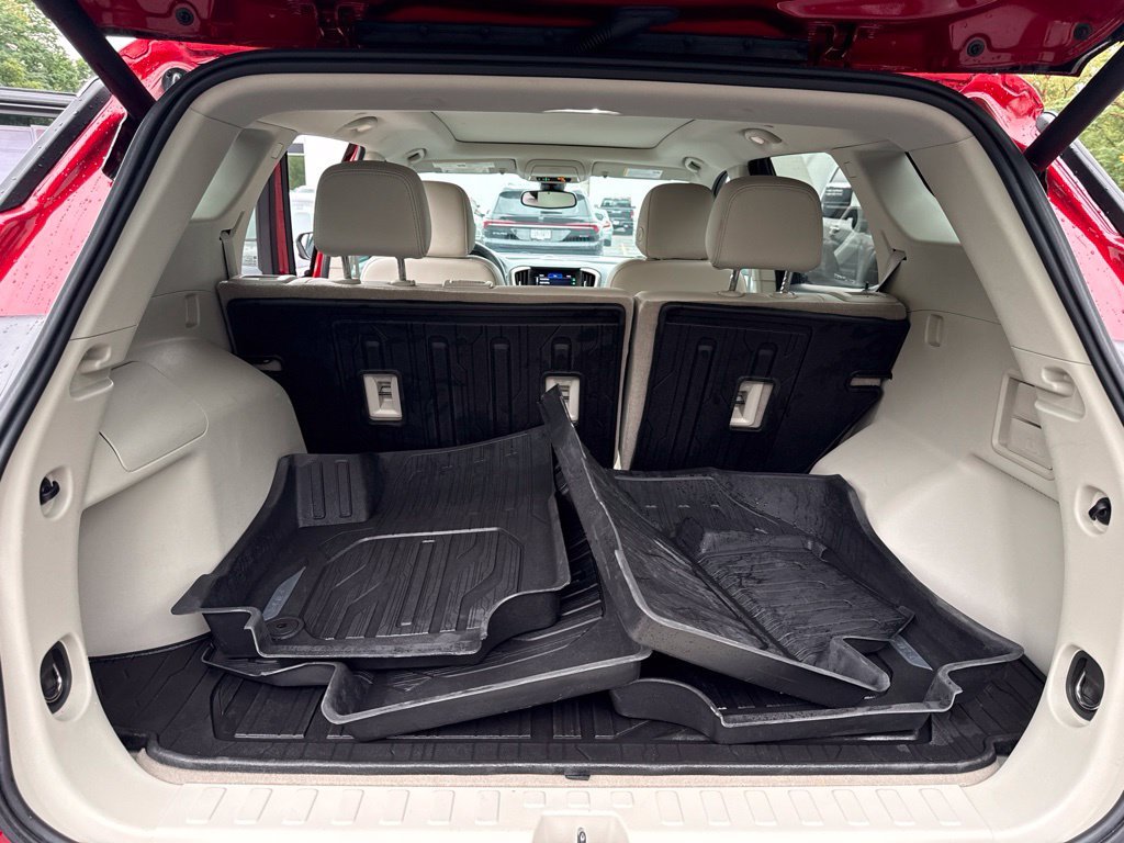 Used 2023 Red GMC Denali image 14
