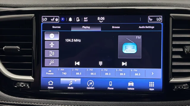 Used 2022 Crystal Metallic Chrysler Touring L image 14