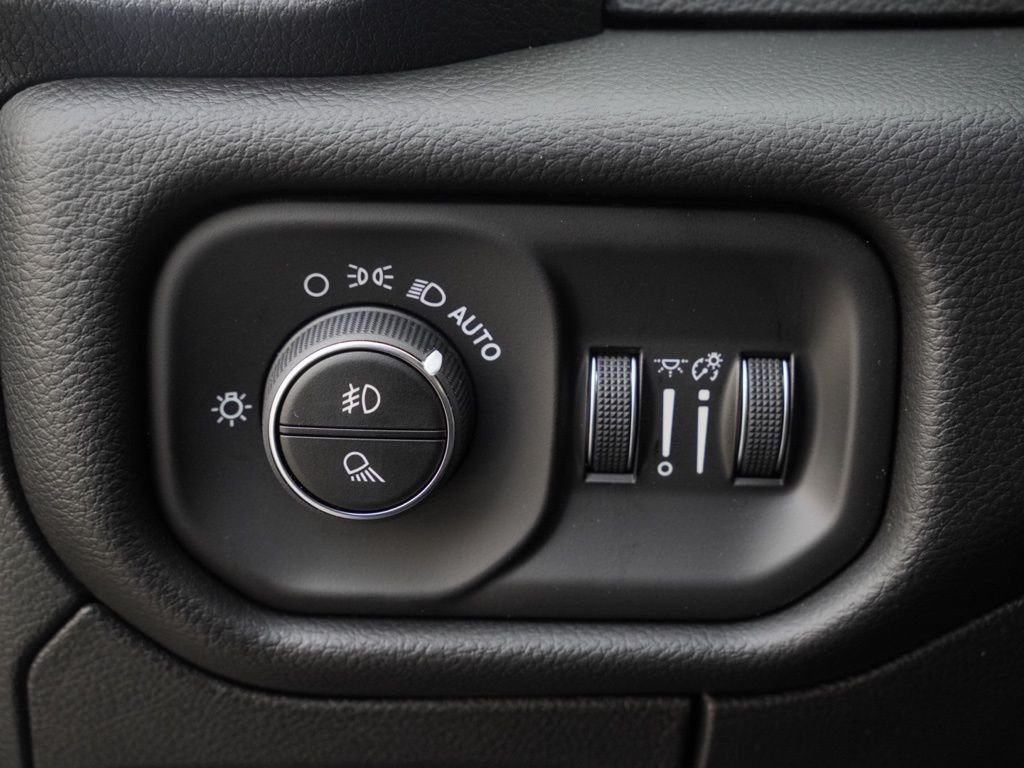 New 2026 Granite Crystal Metallic Clear-Coat Exterior Paint RAM Big Horn/Lone Star image 12