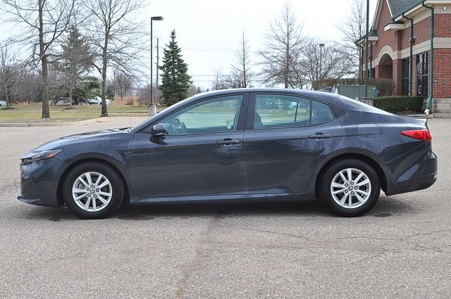 Used 2025  Toyota LE image 6