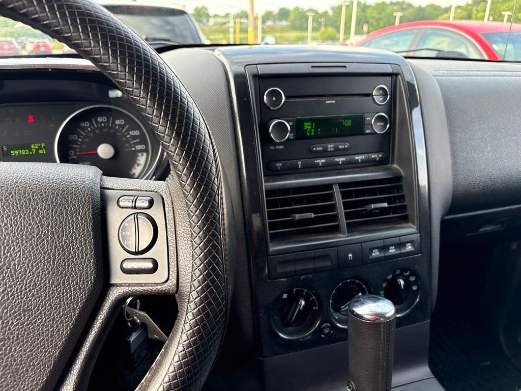 Used 2010 Blue Ford XLT image 7