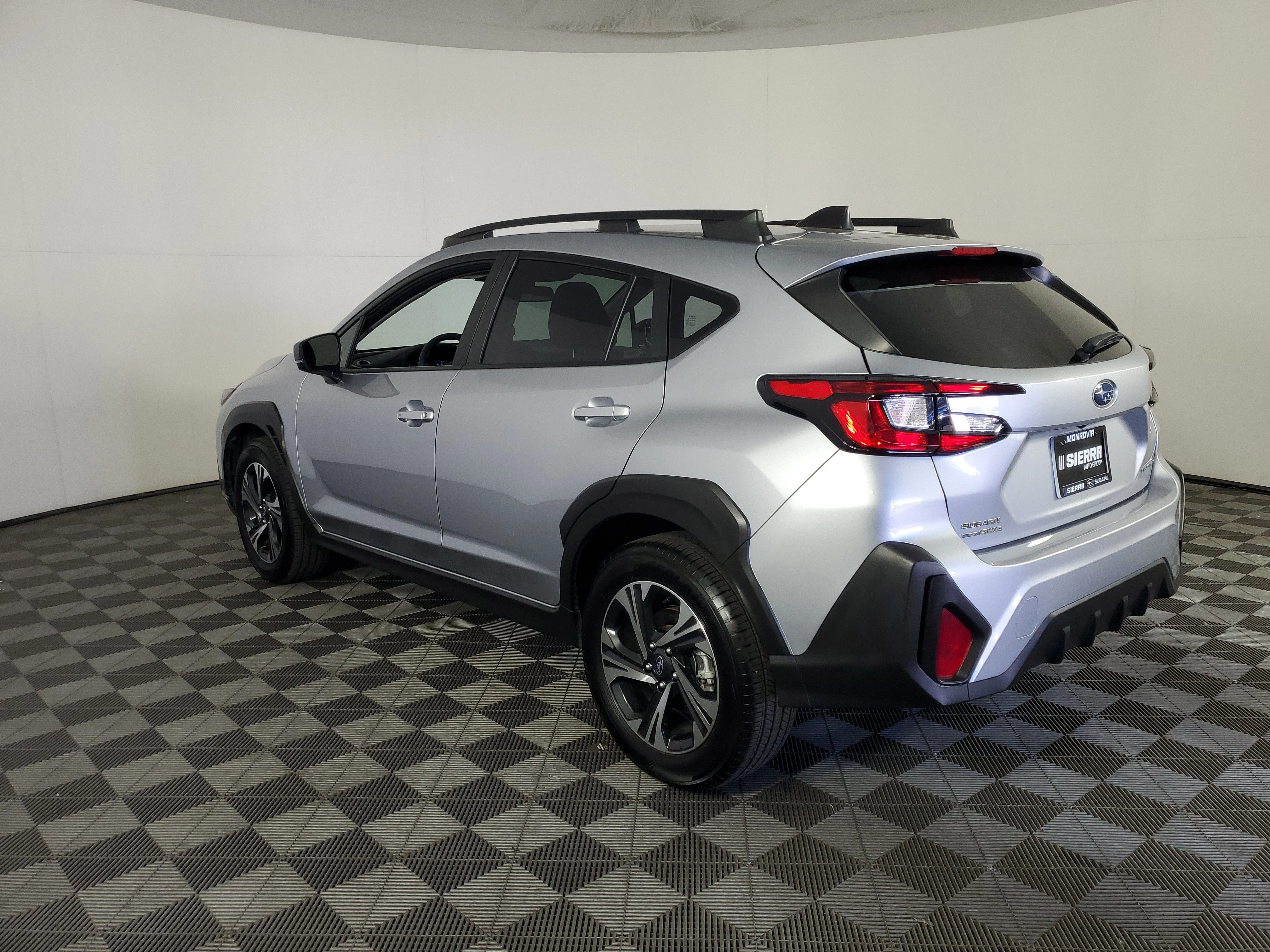 Certified Used 2025 Ice Silver Metallic Subaru Premium image 6