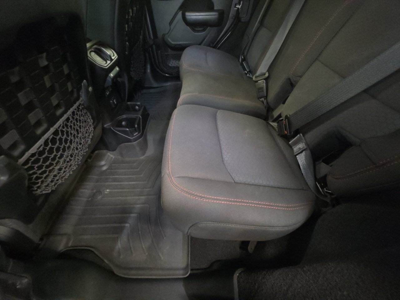 Used 2021 Granite Crystal Metallic Clearcoat Jeep Unlimited Rubicon image 24