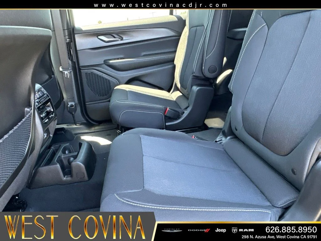 New 2026 Bright White Clearcoat Jeep Laredo image 33