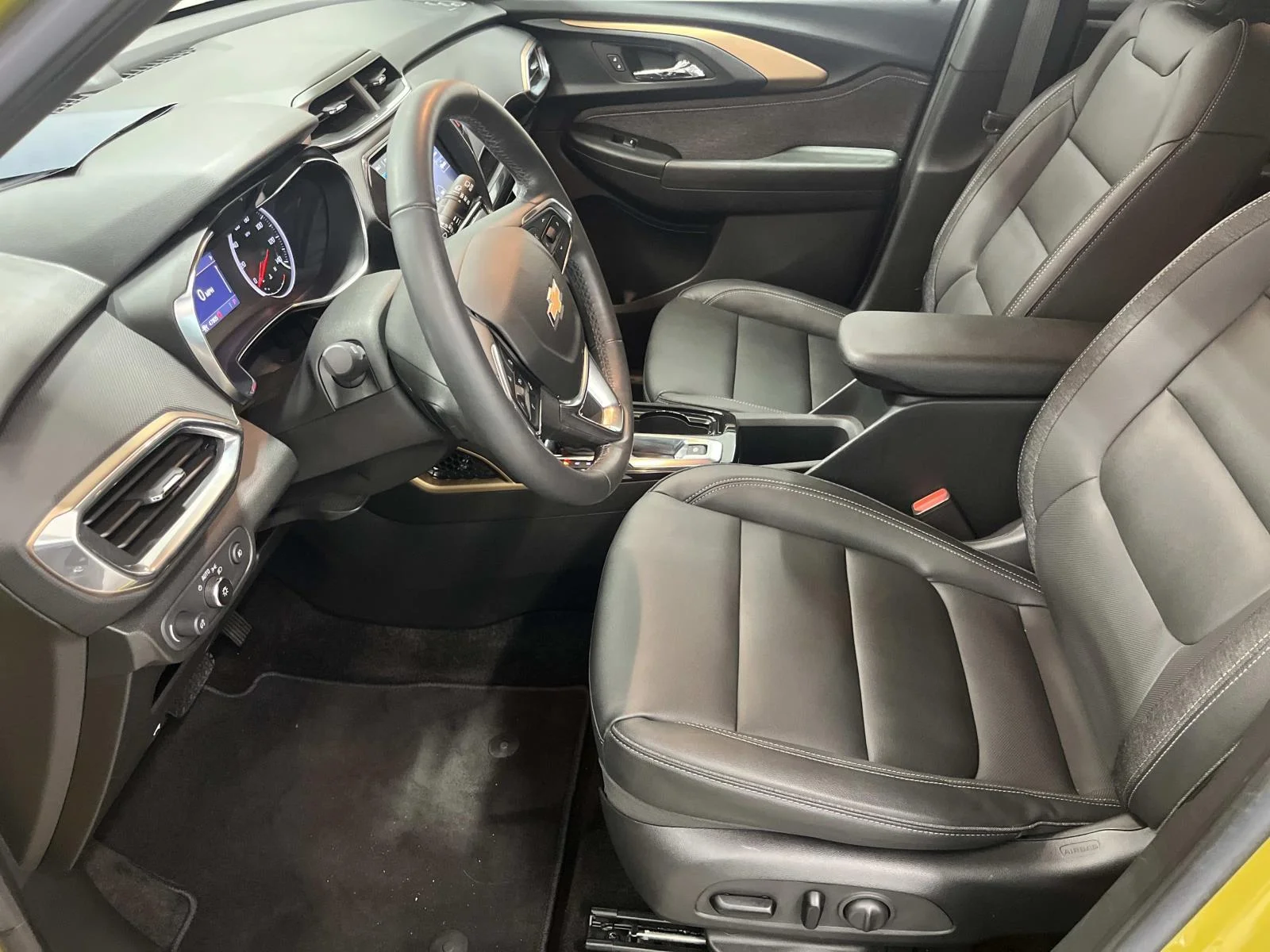Used 2023 NITRO YELLOW METALLIC Chevrolet ACTIV image 12