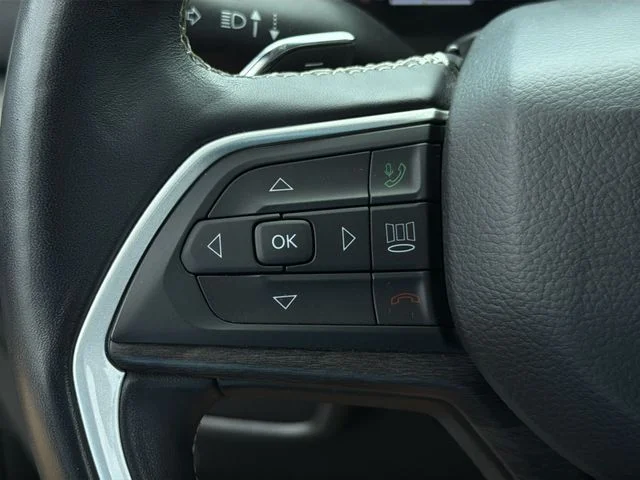Used 2022 Silver Jeep Limited image 30
