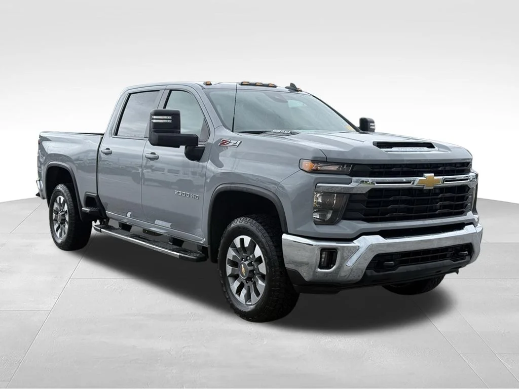 Used 2024 Gray Chevrolet LT image 26