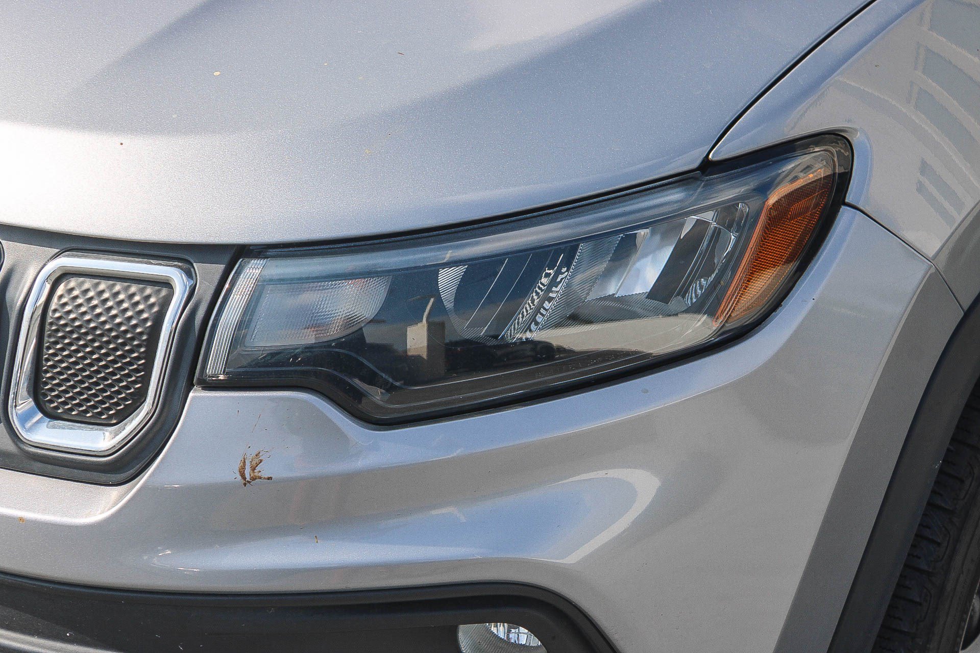Used 2022 Billet Silver Metallic Clearcoat Jeep Latitude image 5