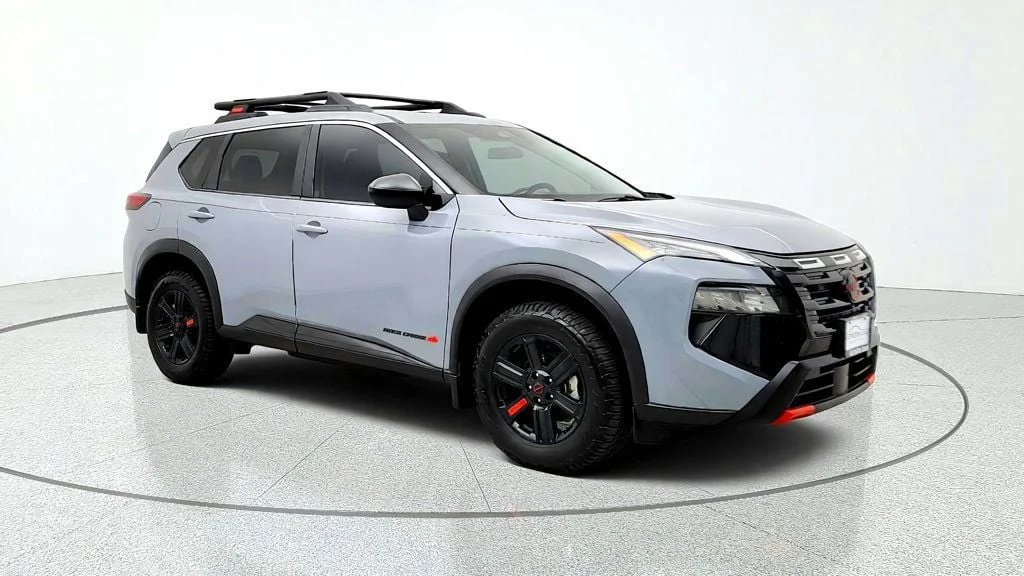 Used 2025 Boulder Gray Pearl Nissan AWD Rock Creek image 3