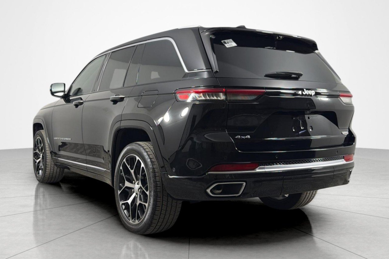 Used 2023 BLACK Jeep Summit Reserve image 3