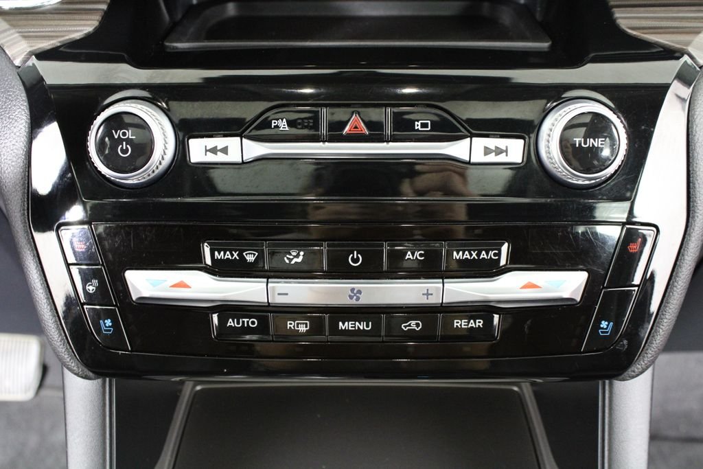 Used 2021 Red Ford Limited image 31