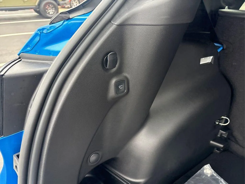New 2026 Hydro Blue Pearlcoat Jeep Latitude Altitude image 21