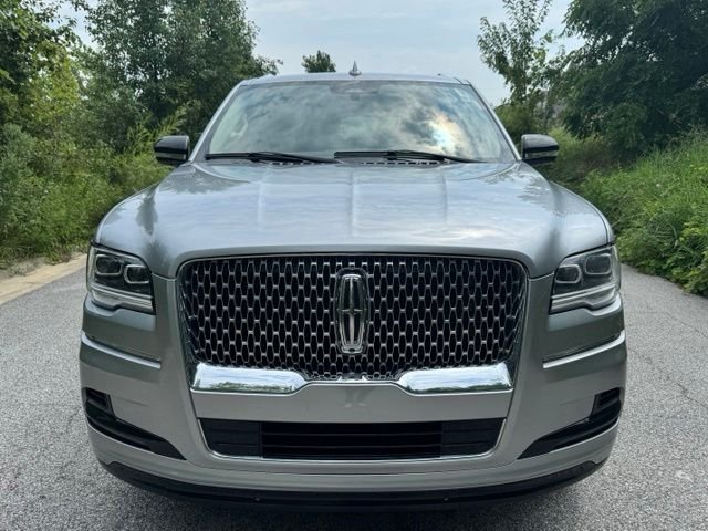 Used 2023 Radiance Metallic Lincoln Reserve image 3