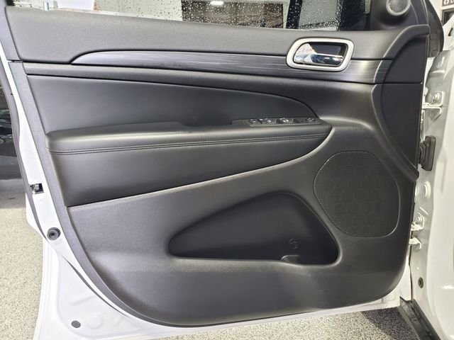 Used 2022 White Jeep Laredo E image 11