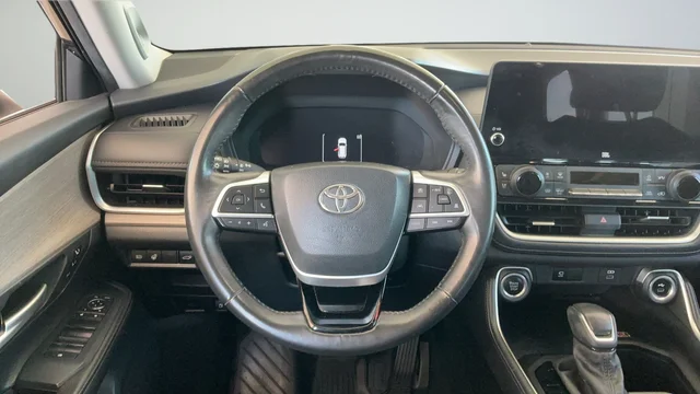 Used 2024  Toyota Limited image 10
