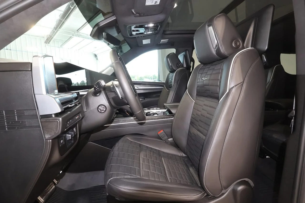 Used 2025 Crystal White Tricoat Cadillac Escalade-V ESV image 23